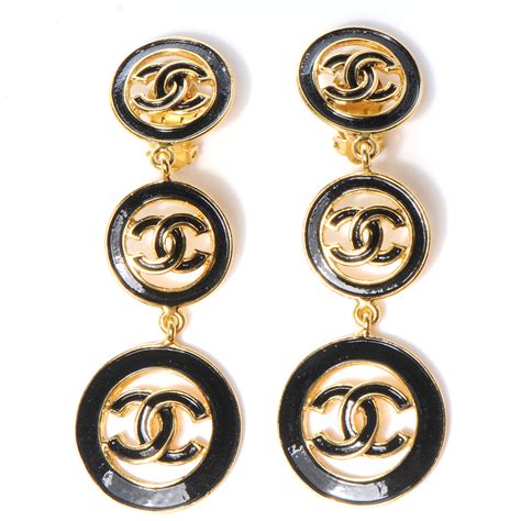 clip earring chanel.